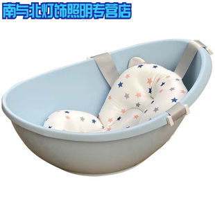 婴儿浴盆宝宝洗澡盆一体式新生不折叠加厚圆形简约桶白色配浴架