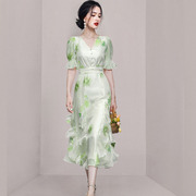 超仙森系浪漫连衣裙优雅荷叶，边长款绿色，v领碎花裙夏2022高端