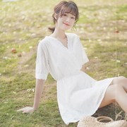 白色连衣裙女小个子2020夏秋收(夏秋收)腰显瘦气质女神范仙女(范仙女)沙滩裙子