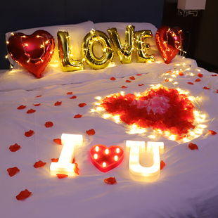 玫瑰花瓣浪漫布置房间，惊喜纪念日婚床装饰求婚气球生日惊喜创意