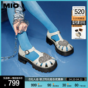 MIO米奥夏季甜美风中跟钻饰镂空包头时髦罗马凉鞋女平底洞洞鞋