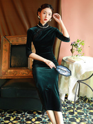 丝绒旗袍秋冬长袖少女，改良版气质优雅复古中国风连衣裙绿色长款女