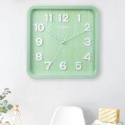 正方形静音绿色挂钟简约时尚客厅，家用现代石英钟挂表卧室创意时钟