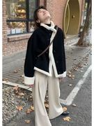 韩版设计感别致皮毛一体撞色外套女秋冬洋气时髦加厚保暖夹克上衣