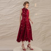 衣阁里拉镂空提花酒红色连衣裙，简单大气新娘，敬酒服平时可穿高级感