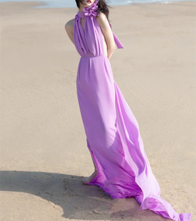 2023时尚优雅性感摄影模特，宴会红毯结婚旅拍浅紫色露背雪纺礼服