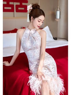 新中式新娘晨袍拍改良旗袍晚礼服女初秋冬装高级感气质挂脖连衣裙