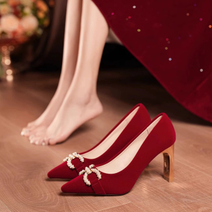 粗跟婚鞋法式秋冬季绒面高级感气质订婚结婚新娘秀禾鞋红色高跟鞋