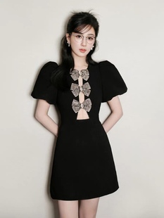 杨紫同款宴会黑色礼服，高级感女装2023设计小众显瘦赫本风裙子