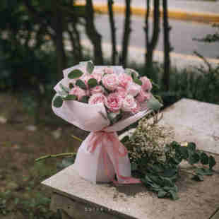 粉红雪山玫瑰西安本地花店同城速送鲜花花束送女友求婚花束生日