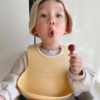 瑞典babybjorn宝宝吃饭围兜围嘴，婴儿童食饭兜硅胶，防水小孩饭兜兜