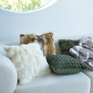 真狐狸毛毛抱枕皮草白色轻奢样板间，现代客厅沙发毛皮高端腰枕靠垫