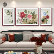 新中式客厅三联挂画沙发，背景墙装饰画国画，花开富贵花鸟壁画牡丹