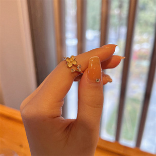 温柔气质花朵戒指女精致珍珠食指，戒韩国个性，百搭茶系简约百搭指环
