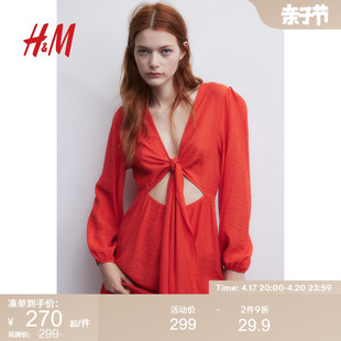 hm女装连衣裙夏季v领灯笼袖镂空绑带，设计红色长裙1210485