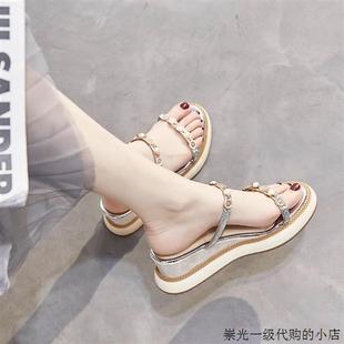 韩国水钻坡跟拖鞋女2024夏季法式少女一字带厚底珍珠时尚凉鞋