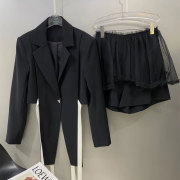 特nkc2023小众设计黑色翻领，短款西装外套，高腰时尚裙套装
