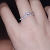 18K白金不对称三角排钻INS风指环女 高碳钻石戒指食指戒饰品礼物