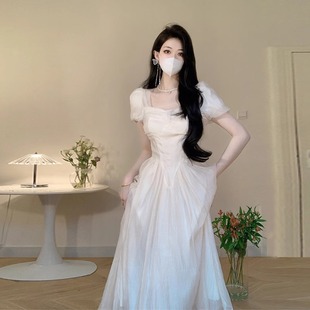 法式白色方领泡泡袖连衣裙女春夏，气质高级感仙女超仙森系收腰长裙