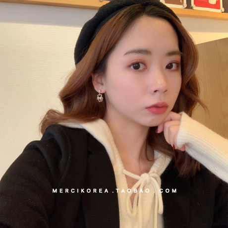 钻兔耳环