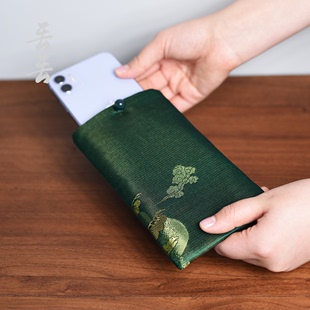高档手机收纳布袋子织锦缎丝绸智能苹果华为竖款保护袋零钱包通用