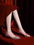 红色水晶婚鞋女亮片秀禾婚纱，两穿不累脚，新娘鞋低跟订婚鞋单鞋日常