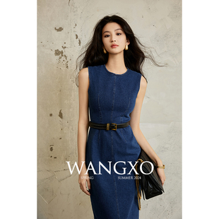wangxo|斜纹弹力牛仔棉，|七道水洗工艺，|圆领无袖修身包臀连衣裙