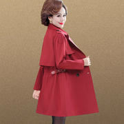 年轻妈妈春秋外套洋气，中老年女装风衣，中长款时尚气质大衣红色