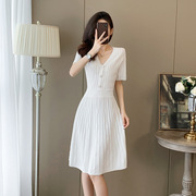 白色连衣裙女高级感梨形身材显瘦遮肉简约修身夏天2024伞裙子