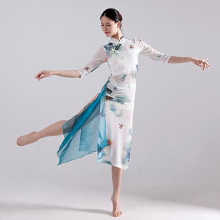 2023夏立领(夏立领，)水墨染旗袍古风舞蹈服装，蓝白丝巾优雅印花古典东方舞服