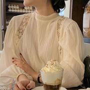 韩国chic秋季设计感小众半高领灯笼袖镂空蕾丝花边拼接短款蕾丝衫