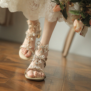 蝴蝶结法式水钻罗马凉鞋女夏季百搭中跟仙女，风绑带粗跟水晶高跟鞋