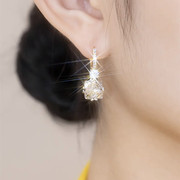 方形锆石水晶耳环女轻奢，小众设计感气质时尚精致小耳扣2023年