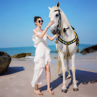 旅行路上沙滩裙小个子超仙白色度假吊带露肩连衣裙女旅游长裙