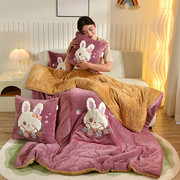 卡通小兔子抱枕被子两用s加厚牛奶绒车载靠垫，办公室午睡毯子二