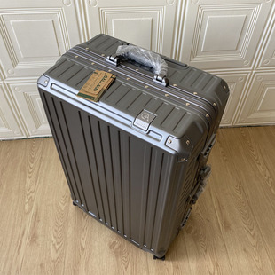 日本旅行箱日系行李箱，20寸登机箱超轻皮箱万向轮静音超轻拉杆箱