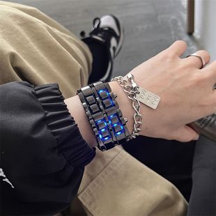 黑科技炫酷时尚led熔岩电子手表，韩版创意情侣学生男女士钢带腕表