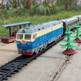 仿真火车模型儿童男女孩玩具，超长轨道电动套装东风4d乌克兰3-6岁