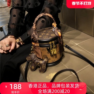 香港品牌包包女斜挎包2023真皮，复古手提发财桶单肩水桶包小包(包小包)