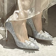 法式水晶鞋2024春秋银色婚鞋水钻蝴蝶结尖头高跟鞋女细跟单鞋