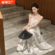 新中式女装2024复古水墨印花别致独特挂脖连衣裙，仙气超仙森系