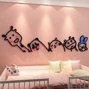 公主屋儿童房间布置网红卧室，墙面装饰品床头，背景门卡通动物贴纸画