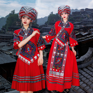 贵州苗族服装女苗寨服饰，少数民族土家族刺绣成人侗族舞蹈演出服装