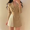 韩国chic夏季法式气质翻领，侧扣收腰显瘦拼色百褶长袖西装连衣裙女