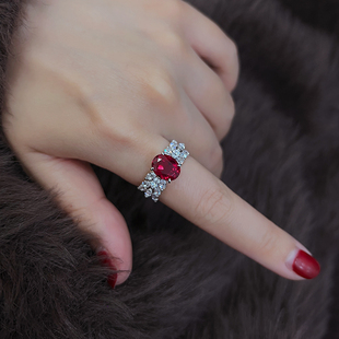 高级感3克拉红宝石戒指，女士宽版羽翼镶钻鸽，血红人造宝石纯银镀金
