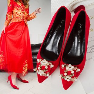 大红色婚鞋高跟鞋女浅口珍珠低跟3cm尖头绒面工作猫跟单鞋春秋季