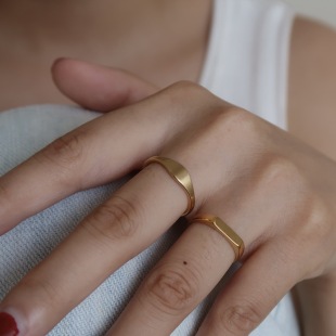 2024ins冷淡风金色小众设计哑光指环戒指女简约复古不掉色