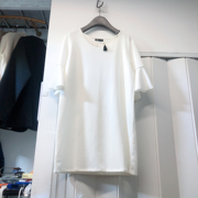 白色喇叭袖短袖连衣裙，简约纯色套头h版型