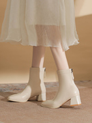短靴女2023秋冬季米，白色粗跟软皮浅色，低帮中跟方头韩系小踝靴