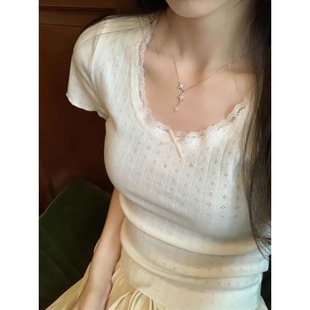 白色纯欲甜美蕾丝拼接短袖T恤女夏季辣妹正肩修身显瘦短款上衣潮